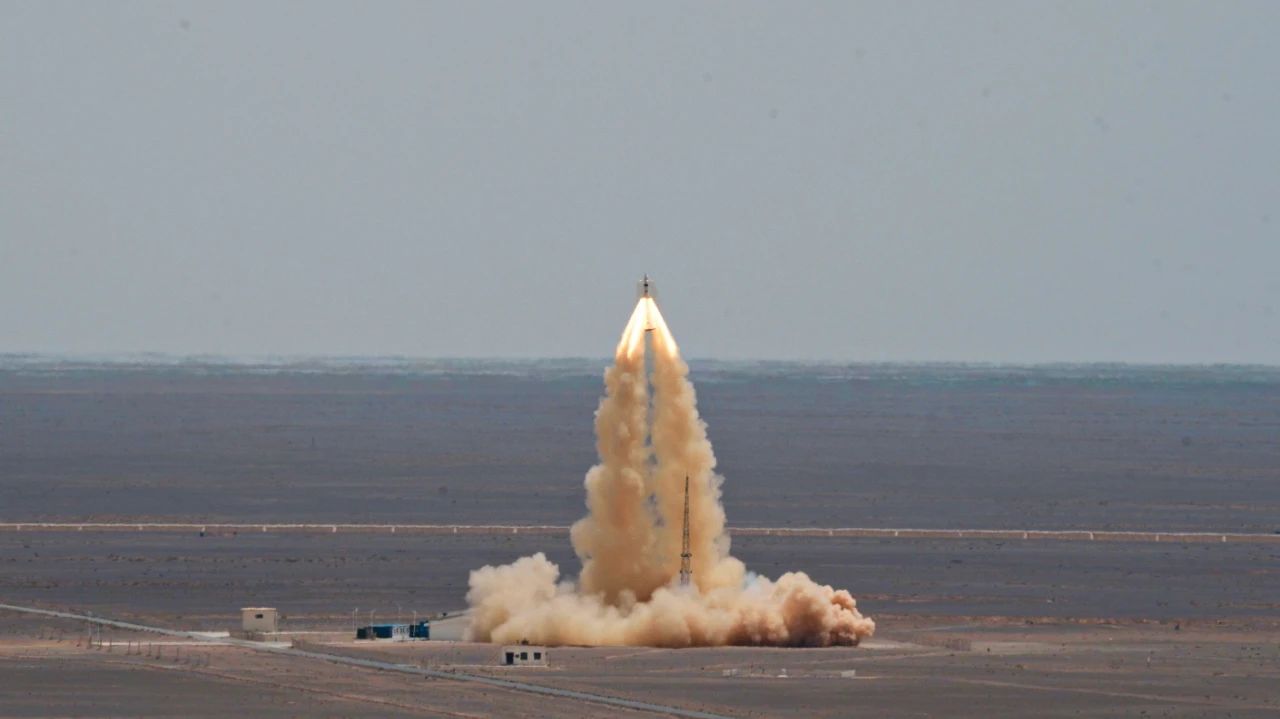 我国新一代载人飞船“梦舟”零高度逃逸飞行试验取得圆满成功